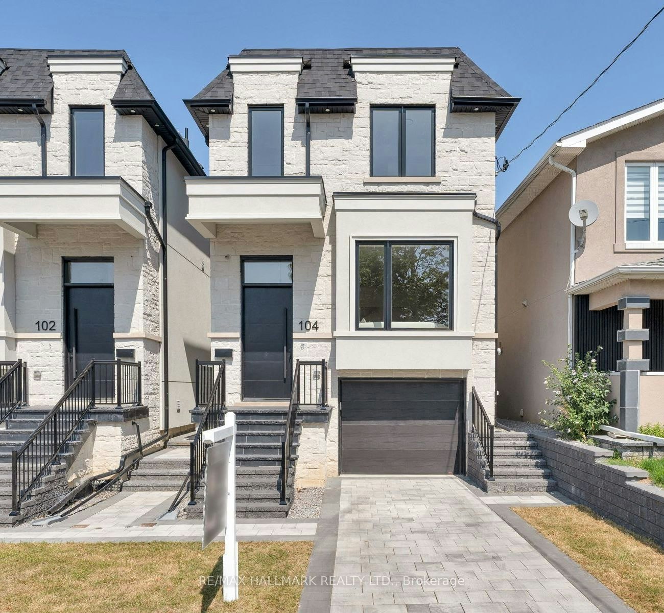 104 Yardley Avenue, Toronto, ON, M4B 2B1