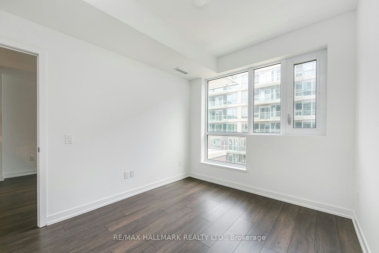 419-150 Logan Avenue, Toronto, ON, M4M 0E4 - 11