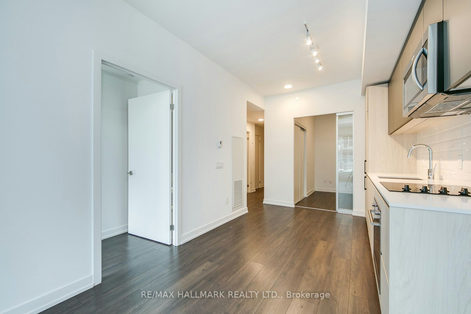 419-150 Logan Avenue, Toronto, ON, M4M 0E4 - 10