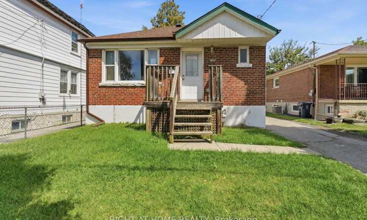 975 Victoria Park Avenue