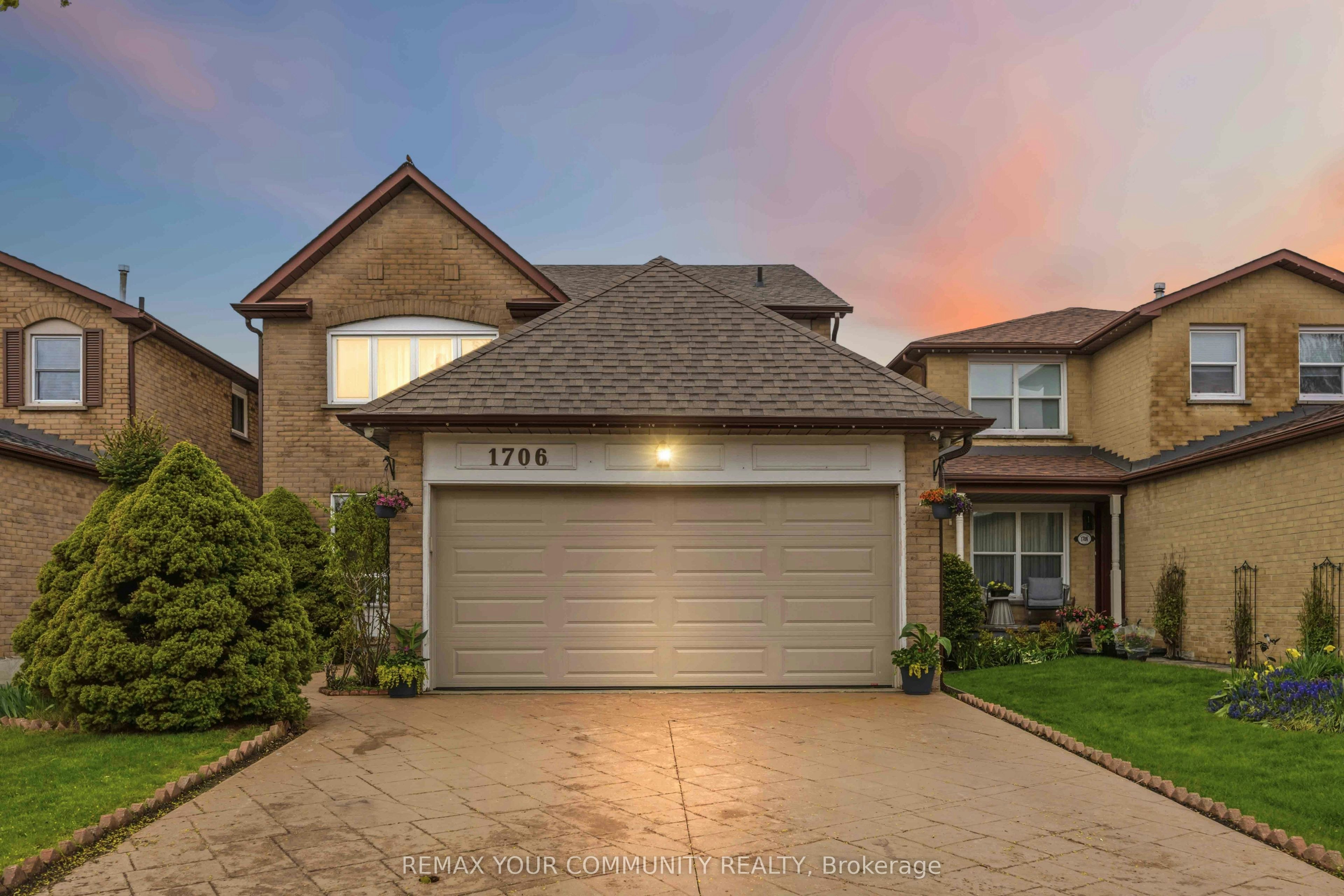 1706 Woodside Lane, Pickering, ON, L1V 4W3