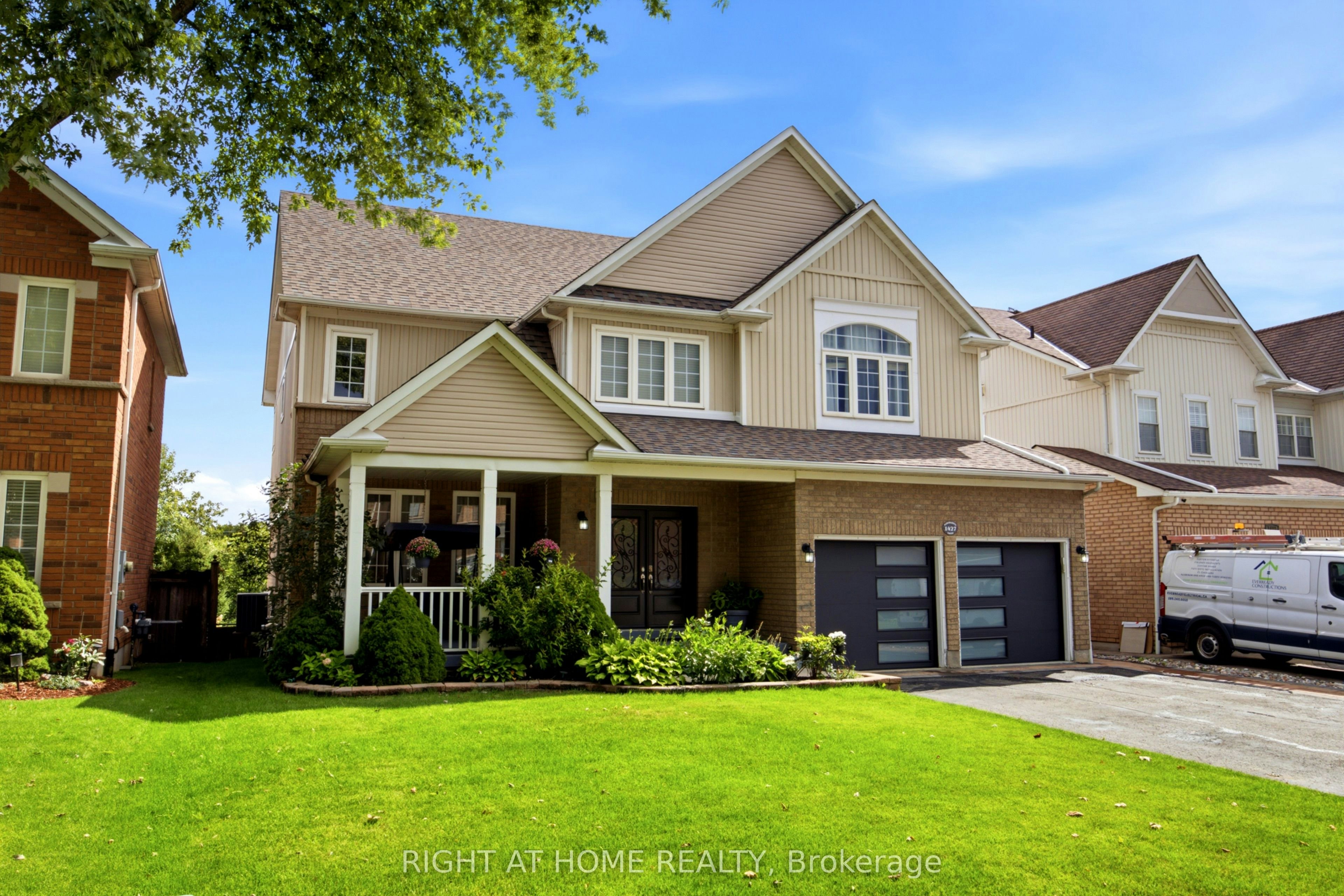 1427 Aldergrove Court, Oshawa, ON, L1K 2Y4