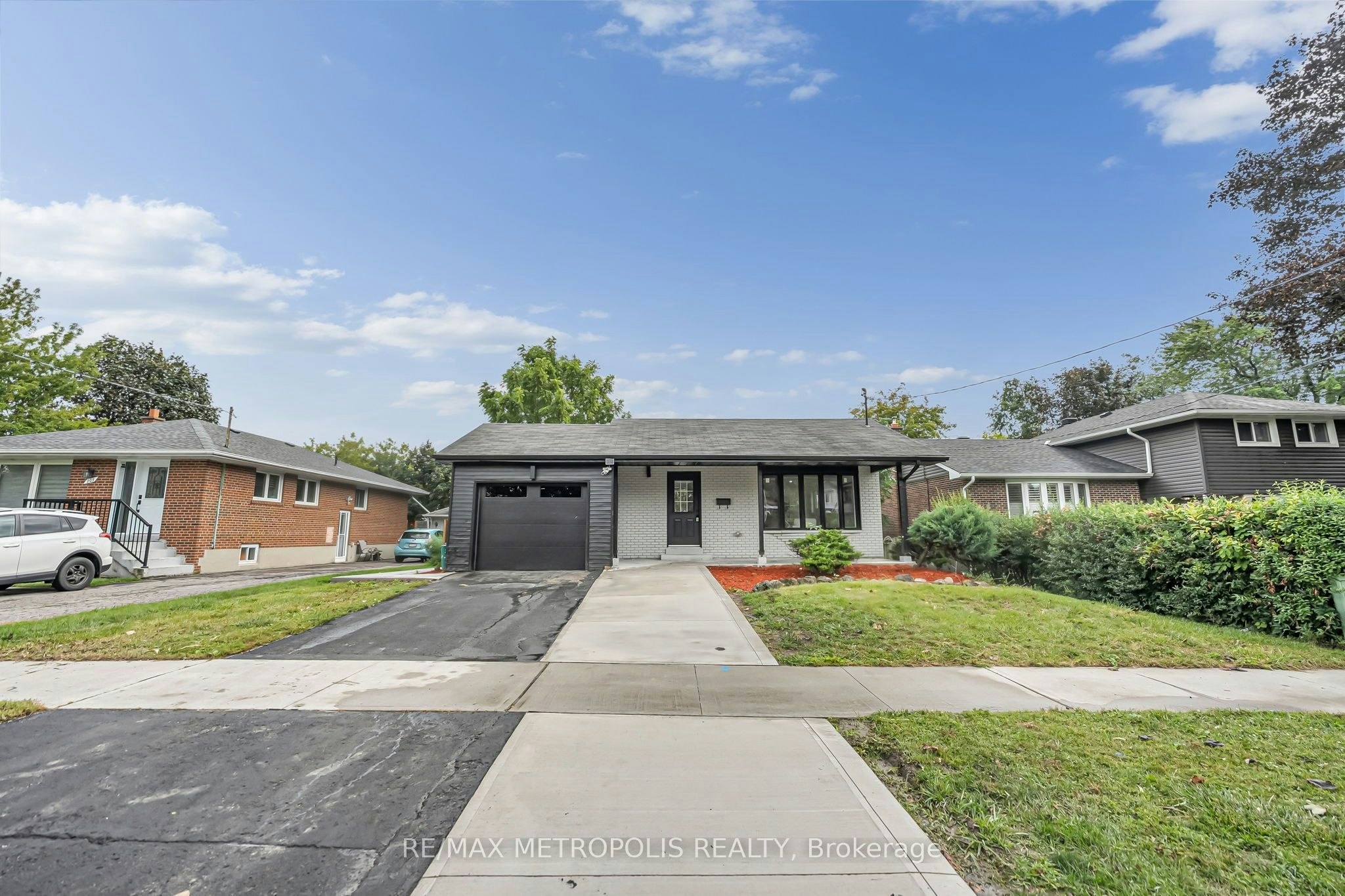 205 Clemence Avenue, Whitby, ON, L1N 1E7
