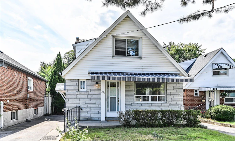 292 Glebemount Avenue