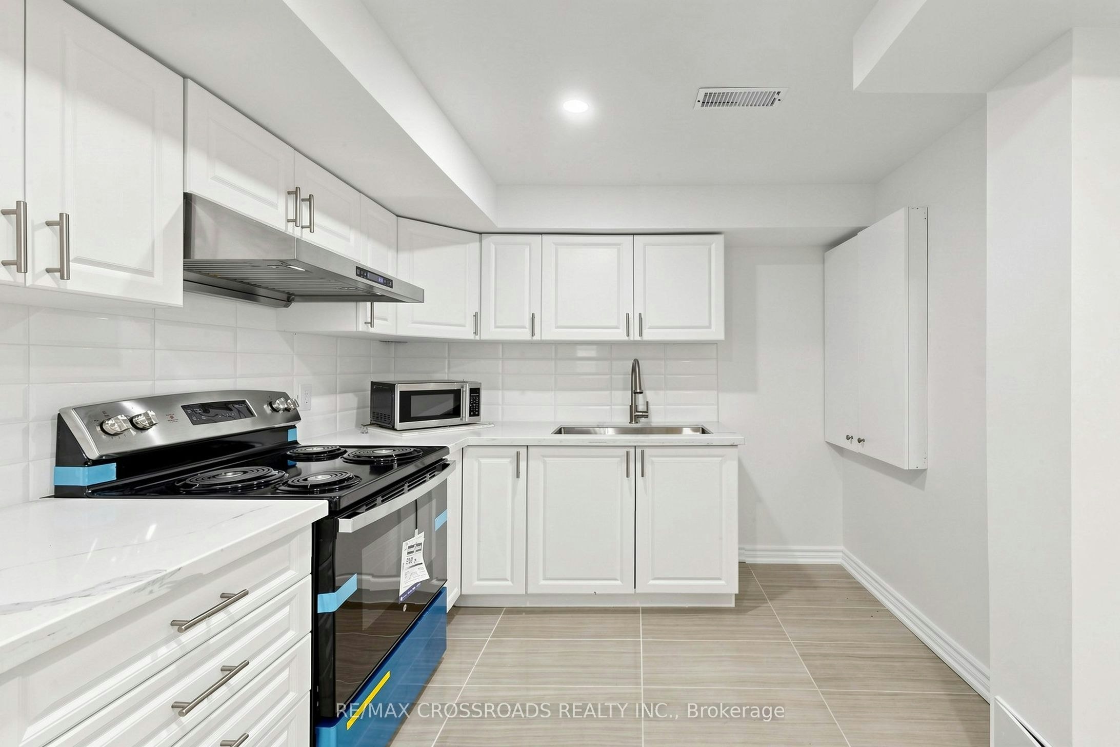 2385 Dress Circle Crescent, Oshawa, ON, L1L 0L8 - 7