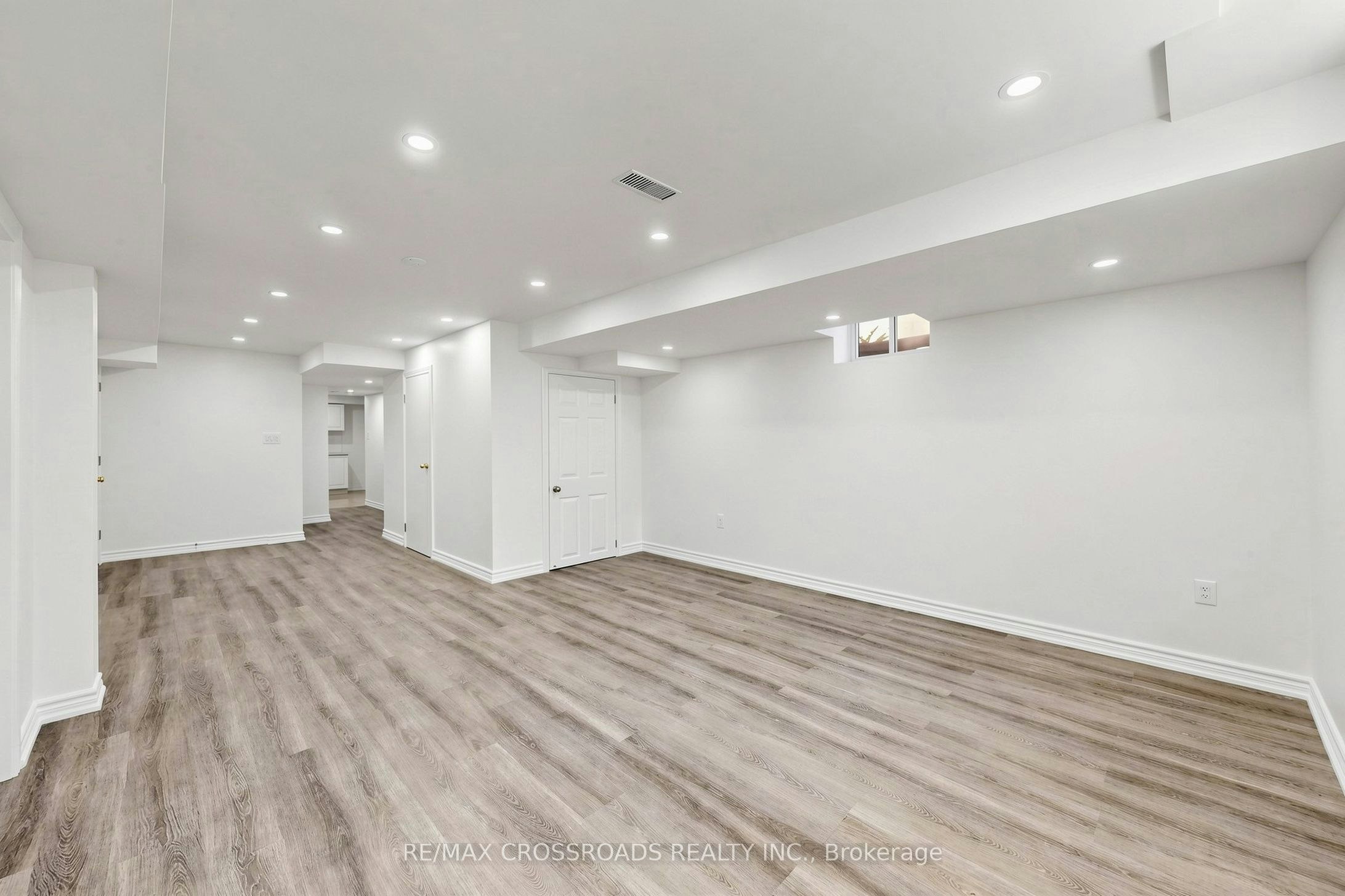 2385 Dress Circle Crescent, Oshawa, ON, L1L 0L8 - 4