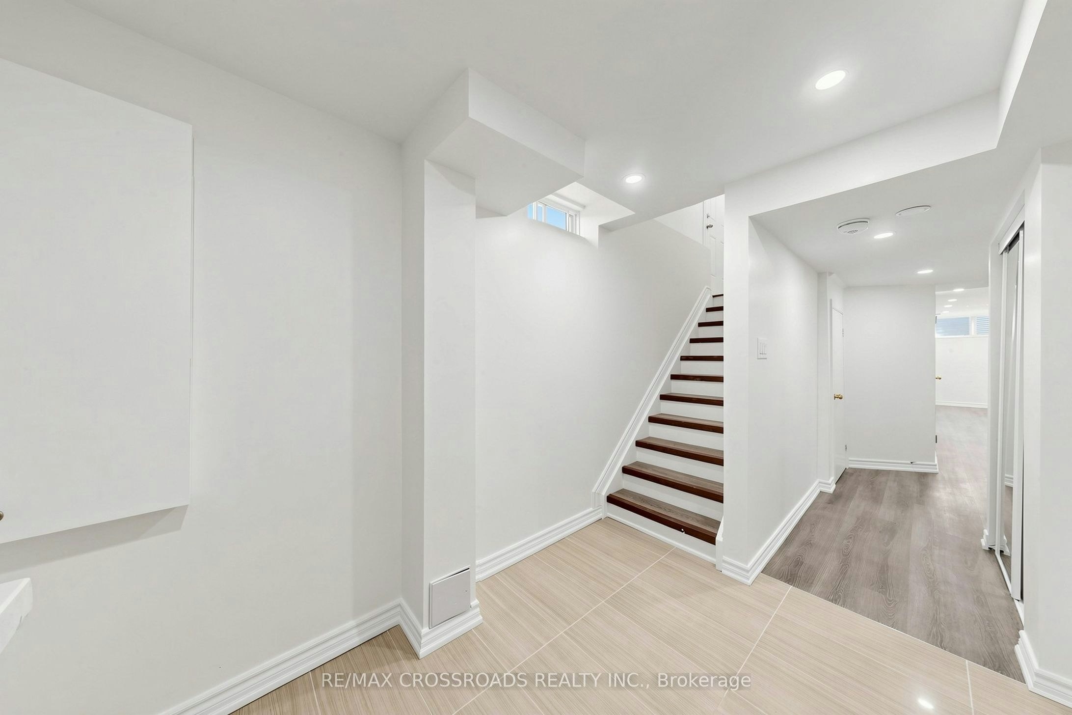 2385 Dress Circle Crescent, Oshawa, ON, L1L 0L8 - 10