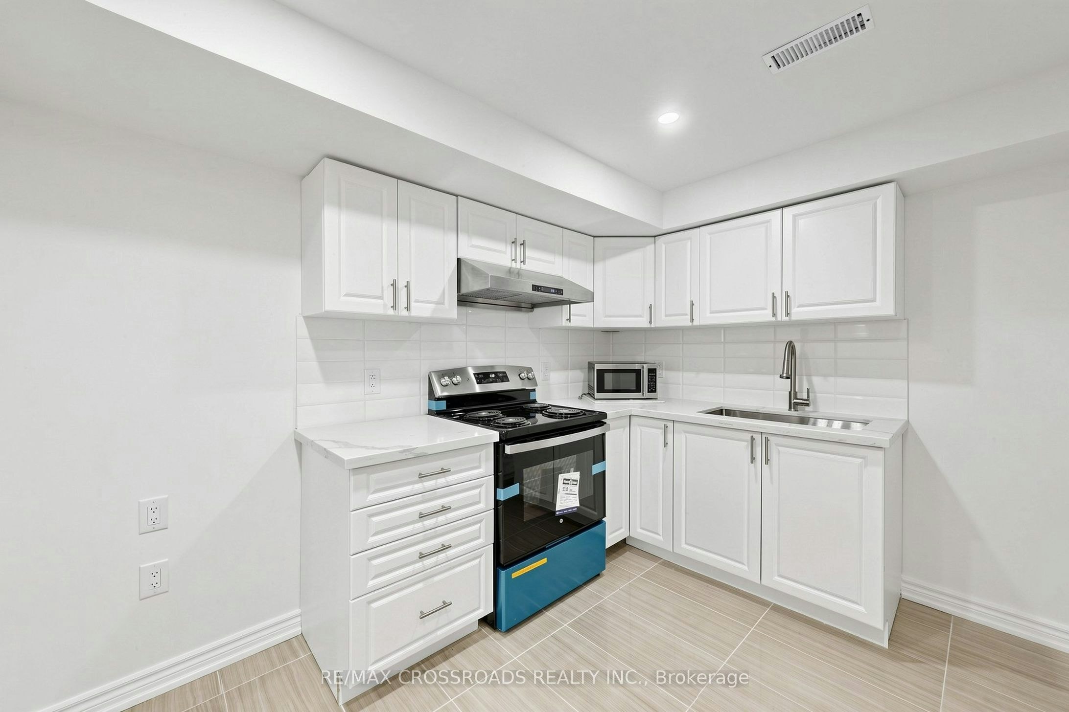 2385 Dress Circle Crescent, Oshawa, ON, L1L 0L8 - 8