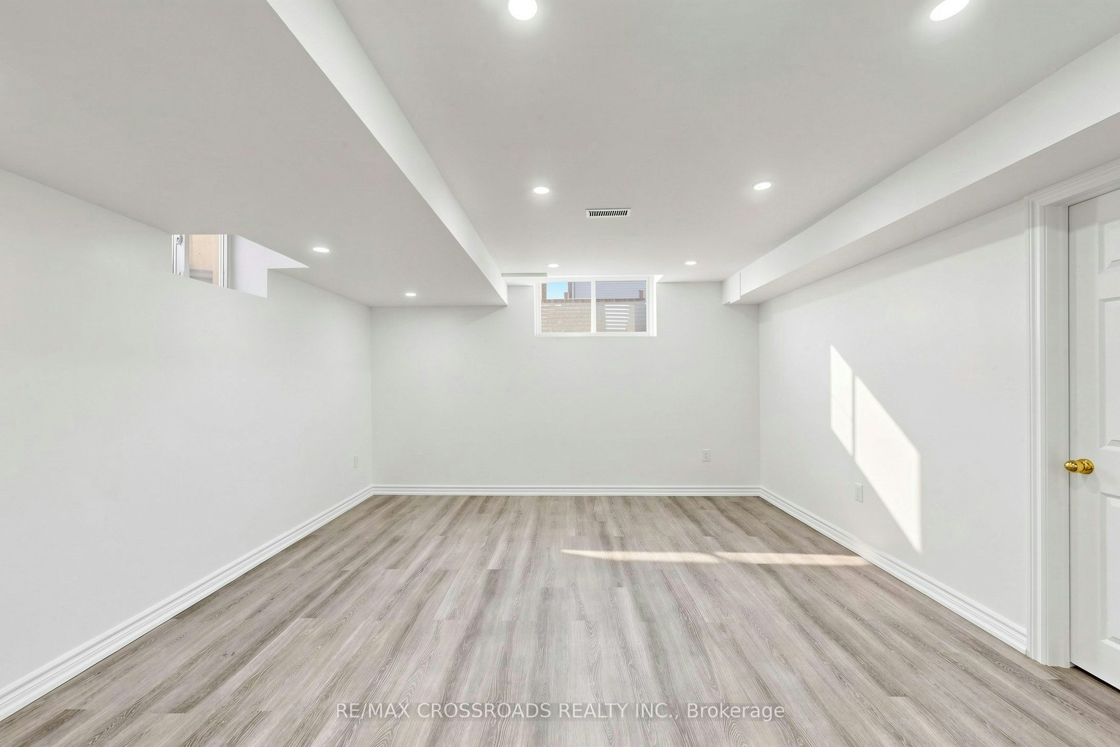 2385 Dress Circle Crescent, Oshawa, ON, L1L 0L8 - 2