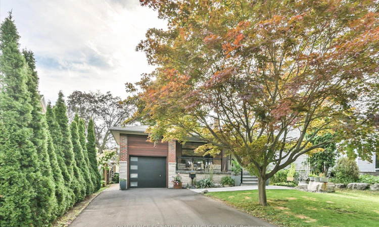 16 Squires Avenue