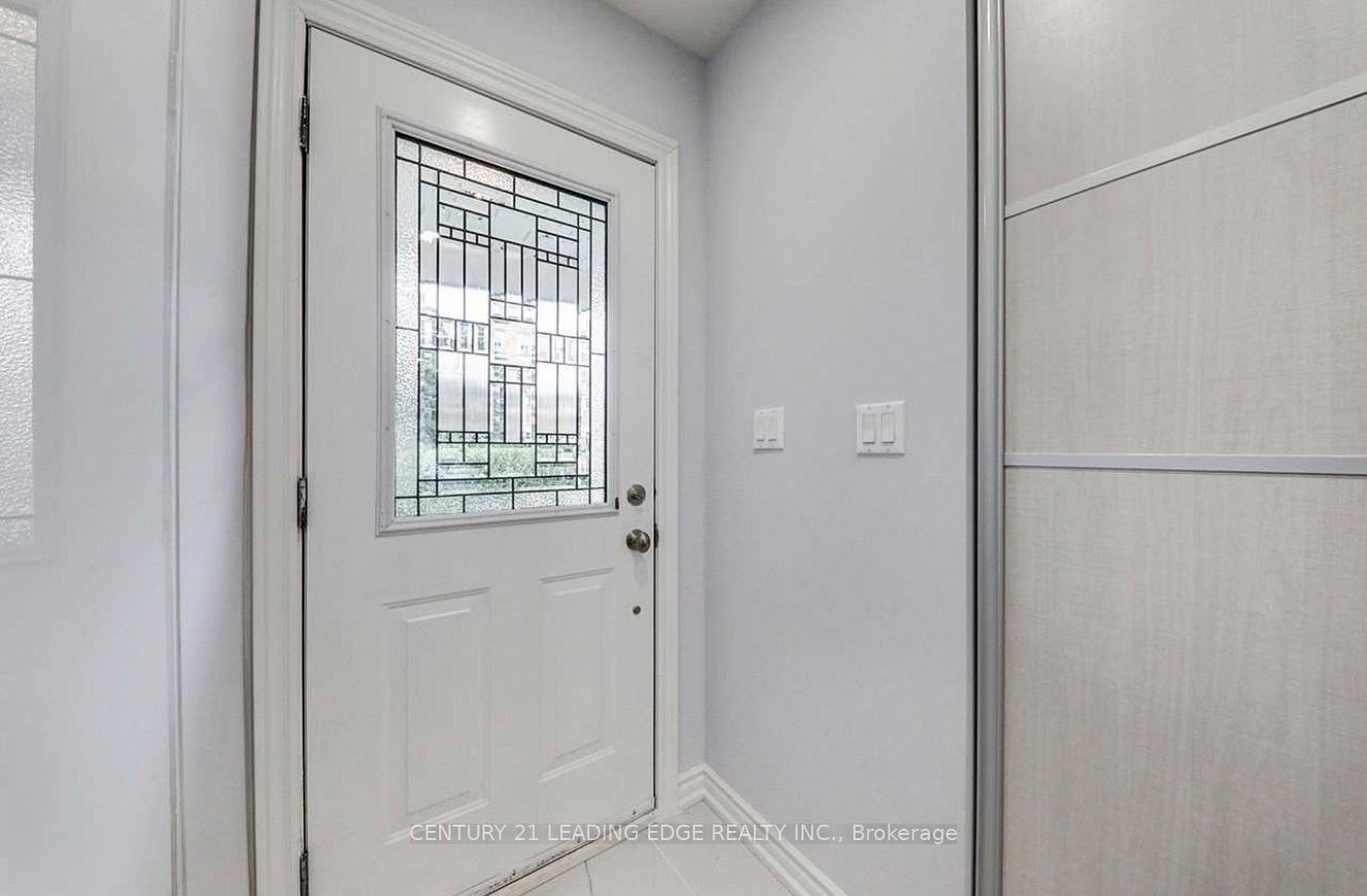 301 Rossland Road W, Whitby, ON, L1N 3H8 - 17