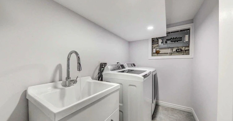 301 Rossland Road W, Whitby, ON, L1N 3H8 - 4
