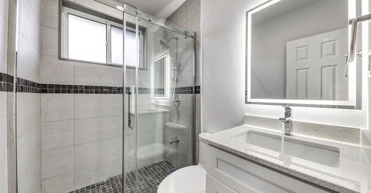 301 Rossland Road W, Whitby, ON, L1N 3H8 - 10