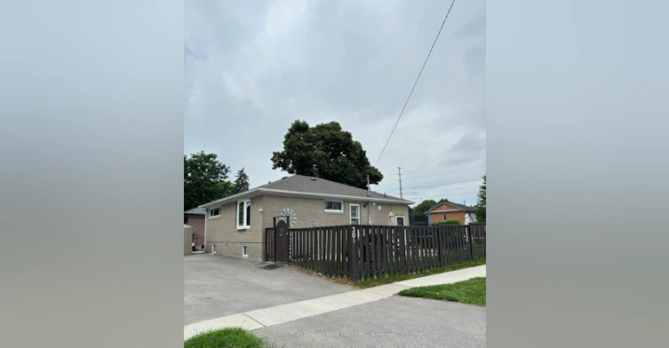 301 Rossland Road W, Whitby, ON, L1N 3H8