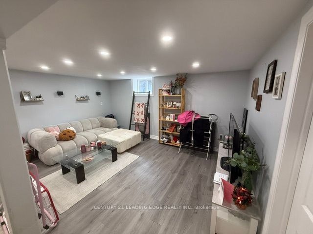 301 Rossland Road W, Whitby, ON, L1N 3H8 - 31