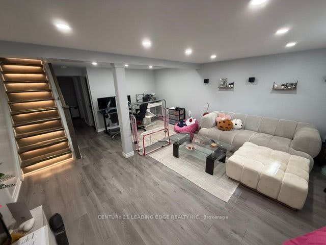 301 Rossland Road W, Whitby, ON, L1N 3H8 - 32