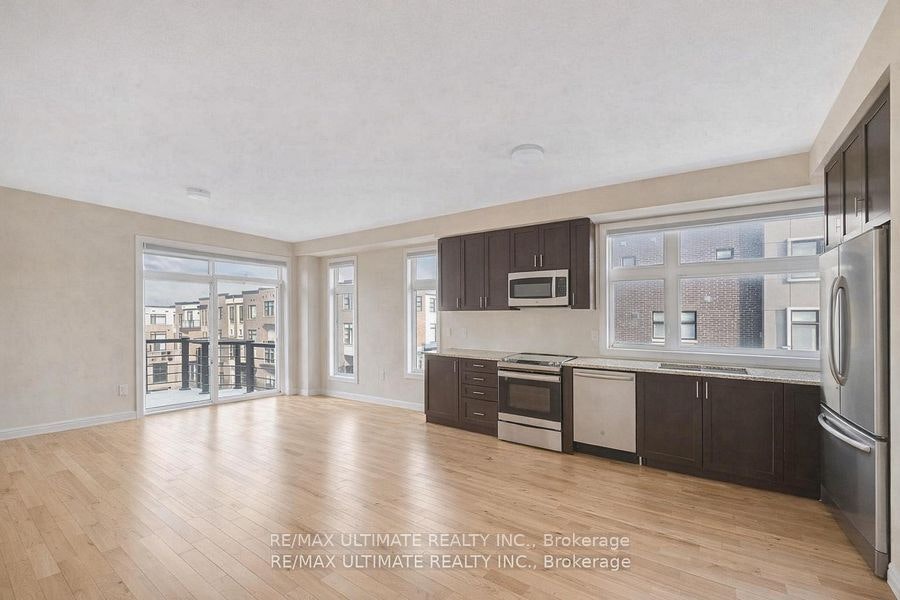 2632 Castlegate Crossing Drive, Pickering, ON, L1X 0H6