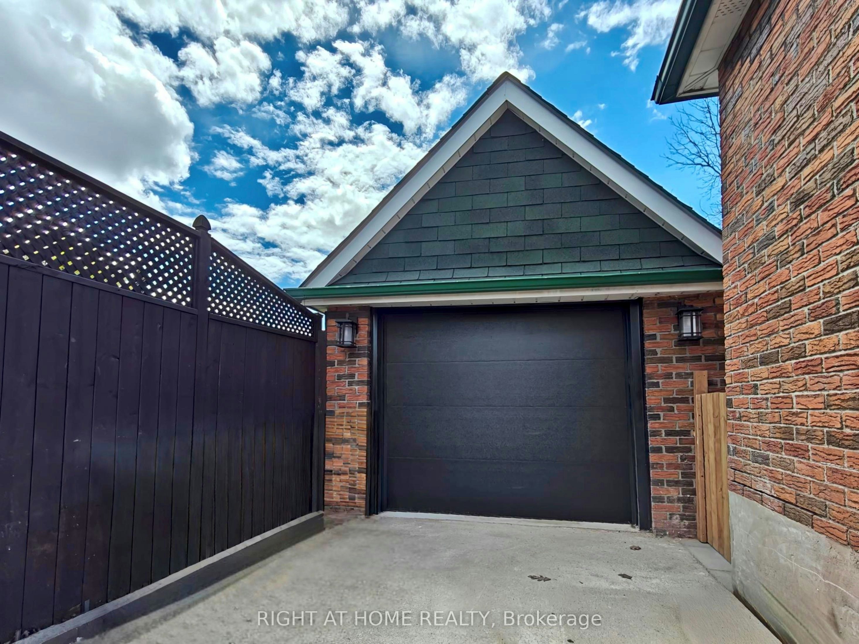 Lower Level-92 Cadillac Avenue S, Oshawa, ON, L1H 5Z2 - 4