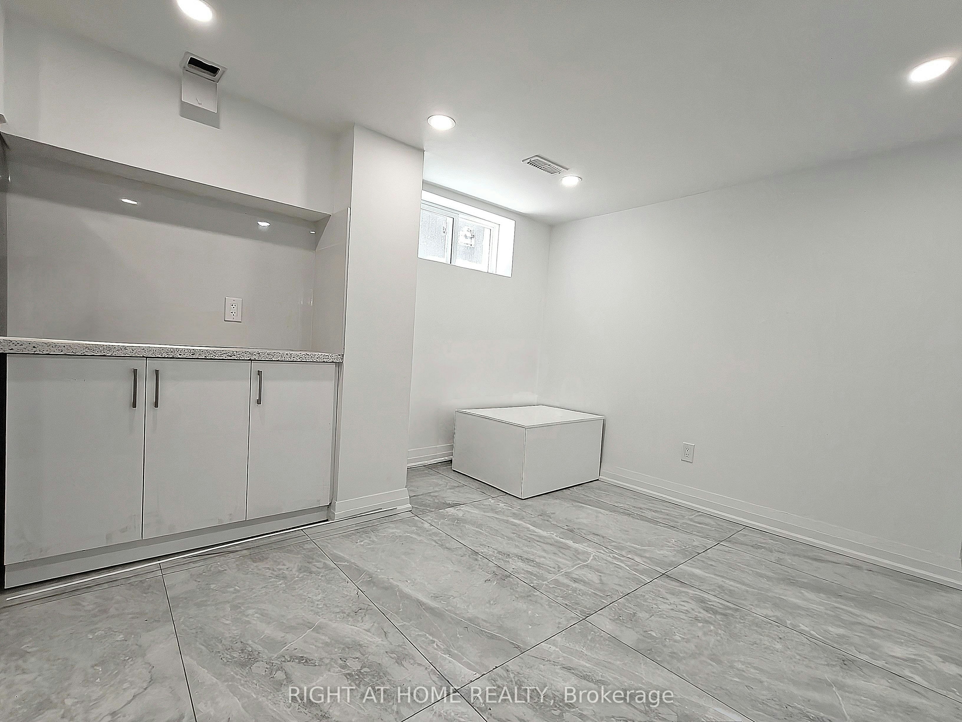 Lower Level-92 Cadillac Avenue S, Oshawa, ON, L1H 5Z2 - 8