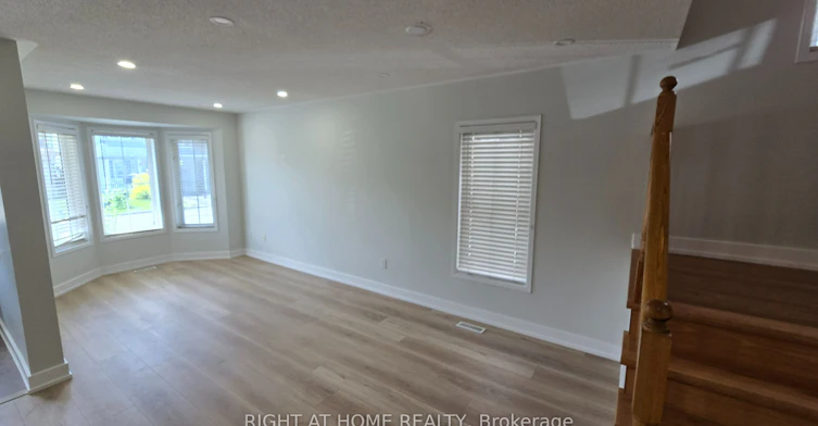 32 Donlevy Crescent, Whitby, ON, L1R 0B8 - 9