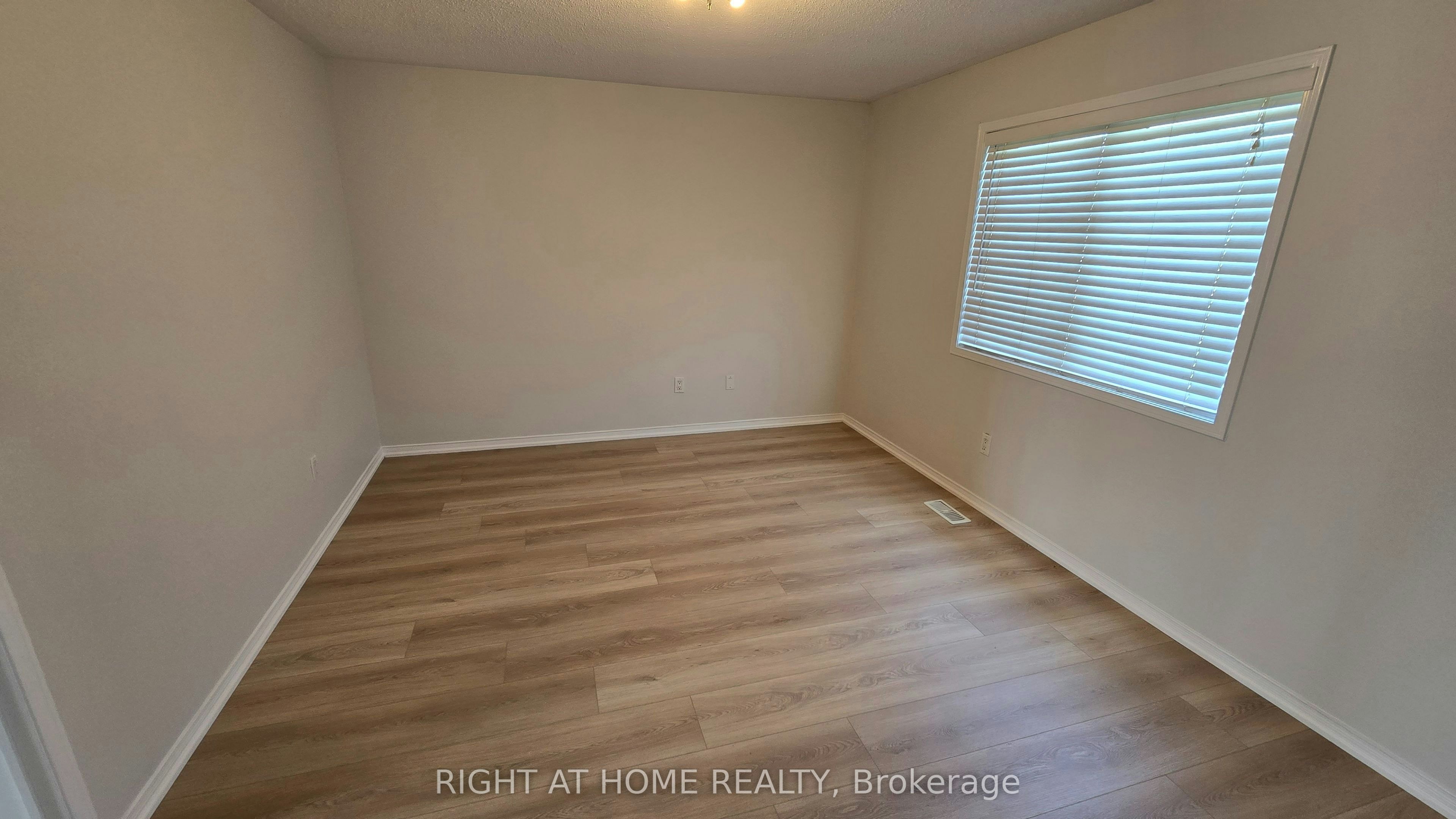 32 Donlevy Crescent, Whitby, ON, L1R 0B8 - 17