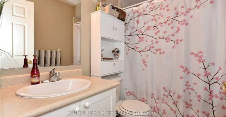 32 Donlevy Crescent, Whitby, ON, L1R 0B8 - 6