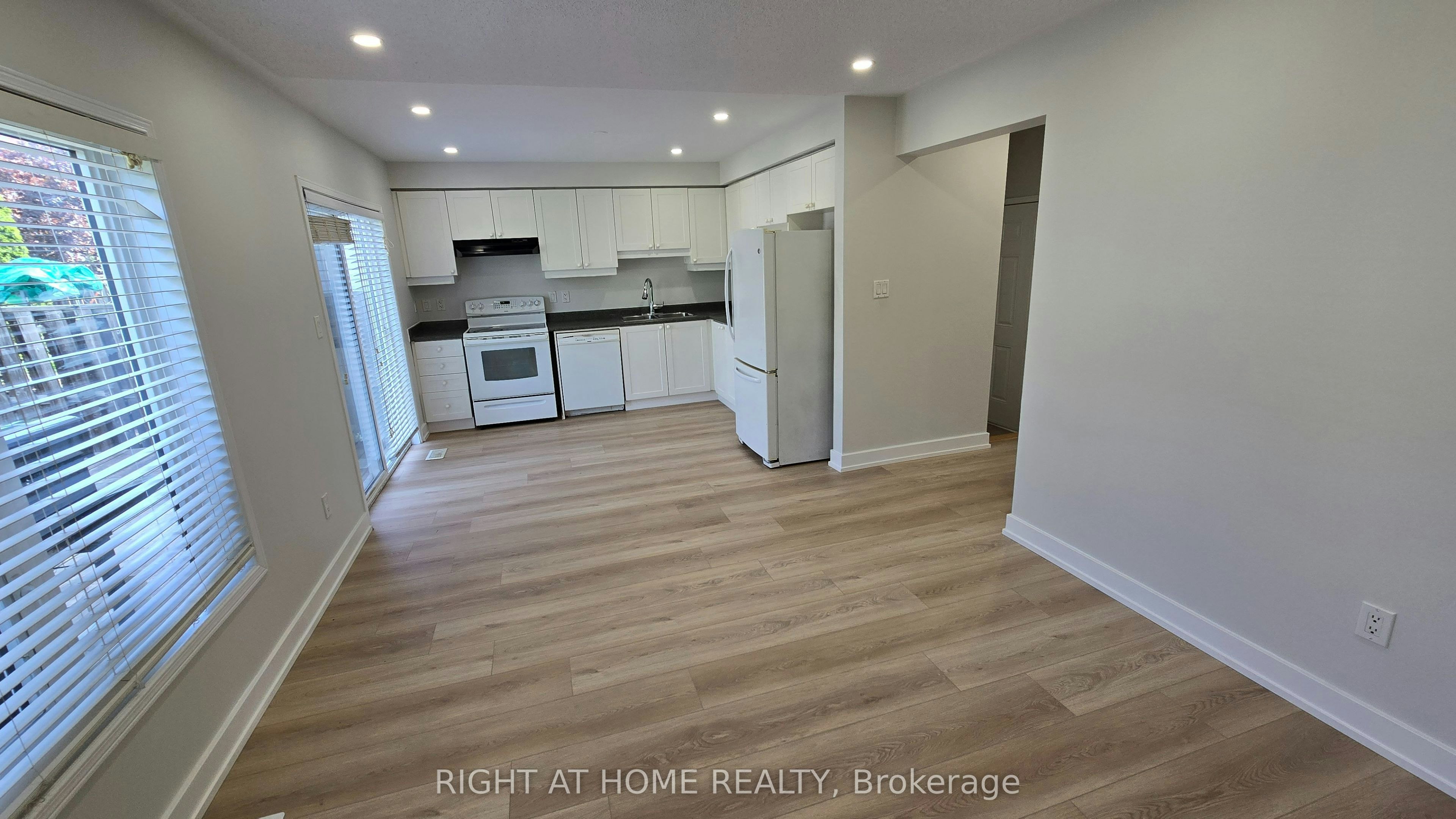 32 Donlevy Crescent, Whitby, ON, L1R 0B8 - 11