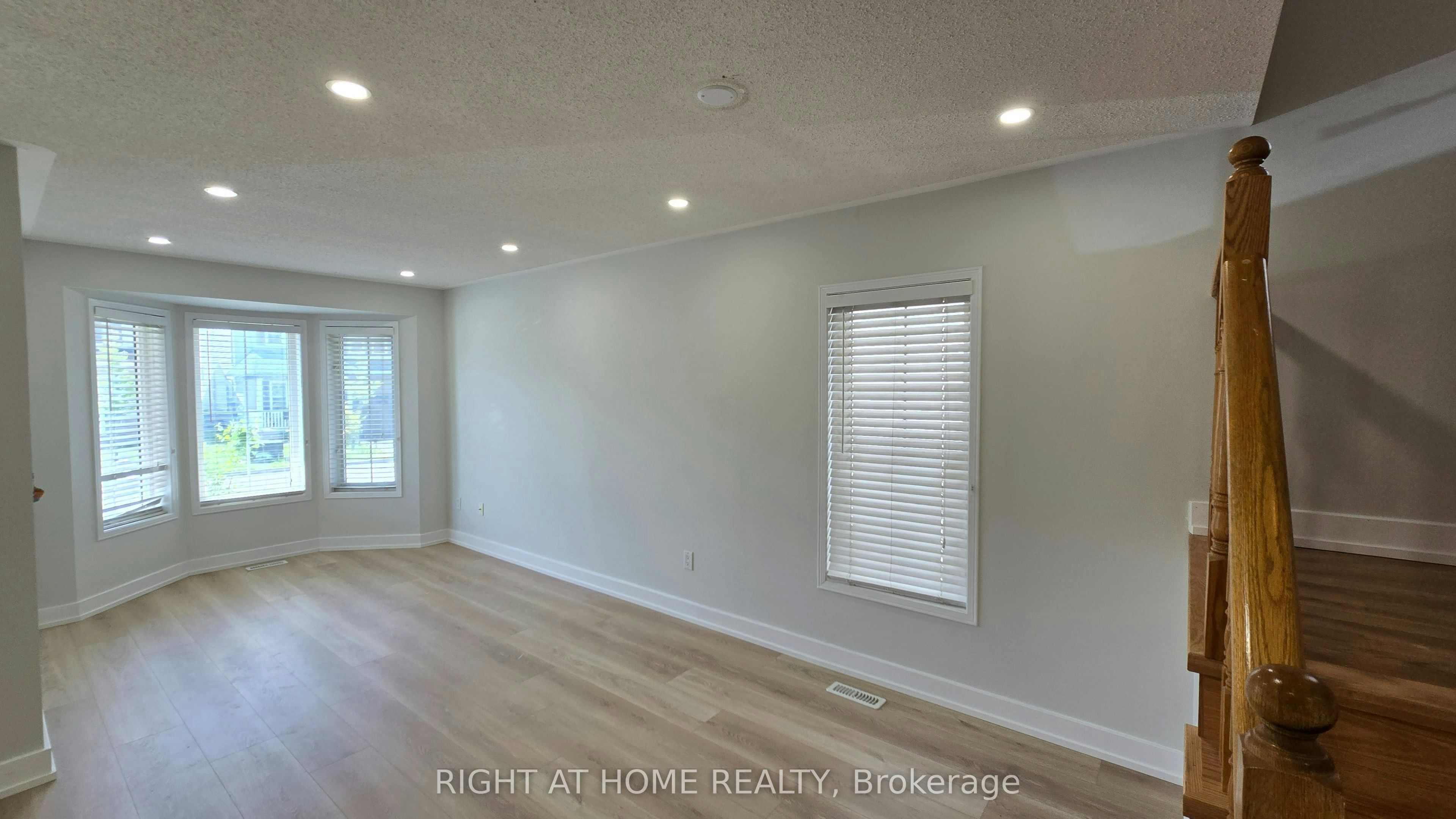 32 Donlevy Crescent, Whitby, ON, L1R 0B8 - 15