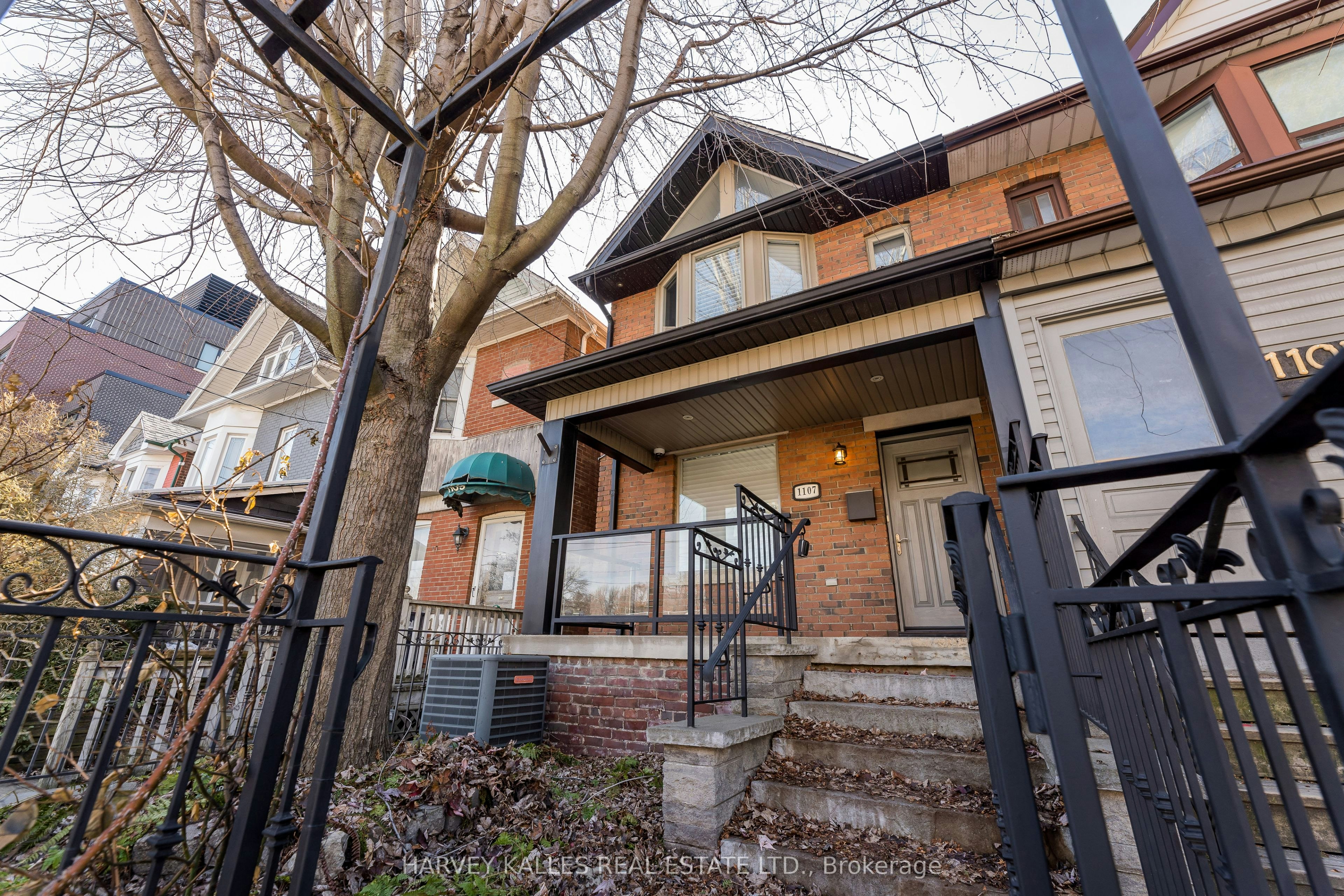 1107 Gerrard Street E, Toronto, ON, M4M 1Z9