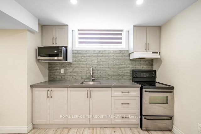 1 Devineridge Avenue, Ajax, ON, L1Z 0T3 - 6