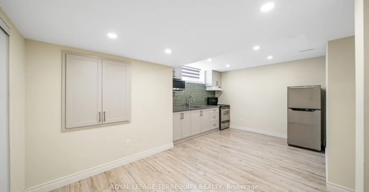 1 Devineridge Avenue, Ajax, ON, L1Z 0T3 - 2