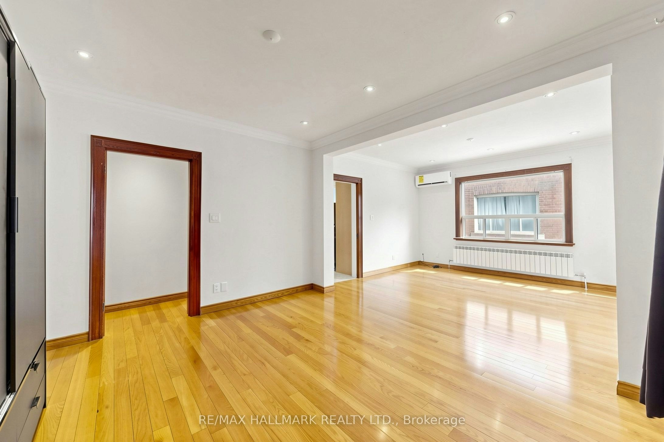 Main-166 Cambridge Avenue, Toronto, ON, M4K 2L9 - 7