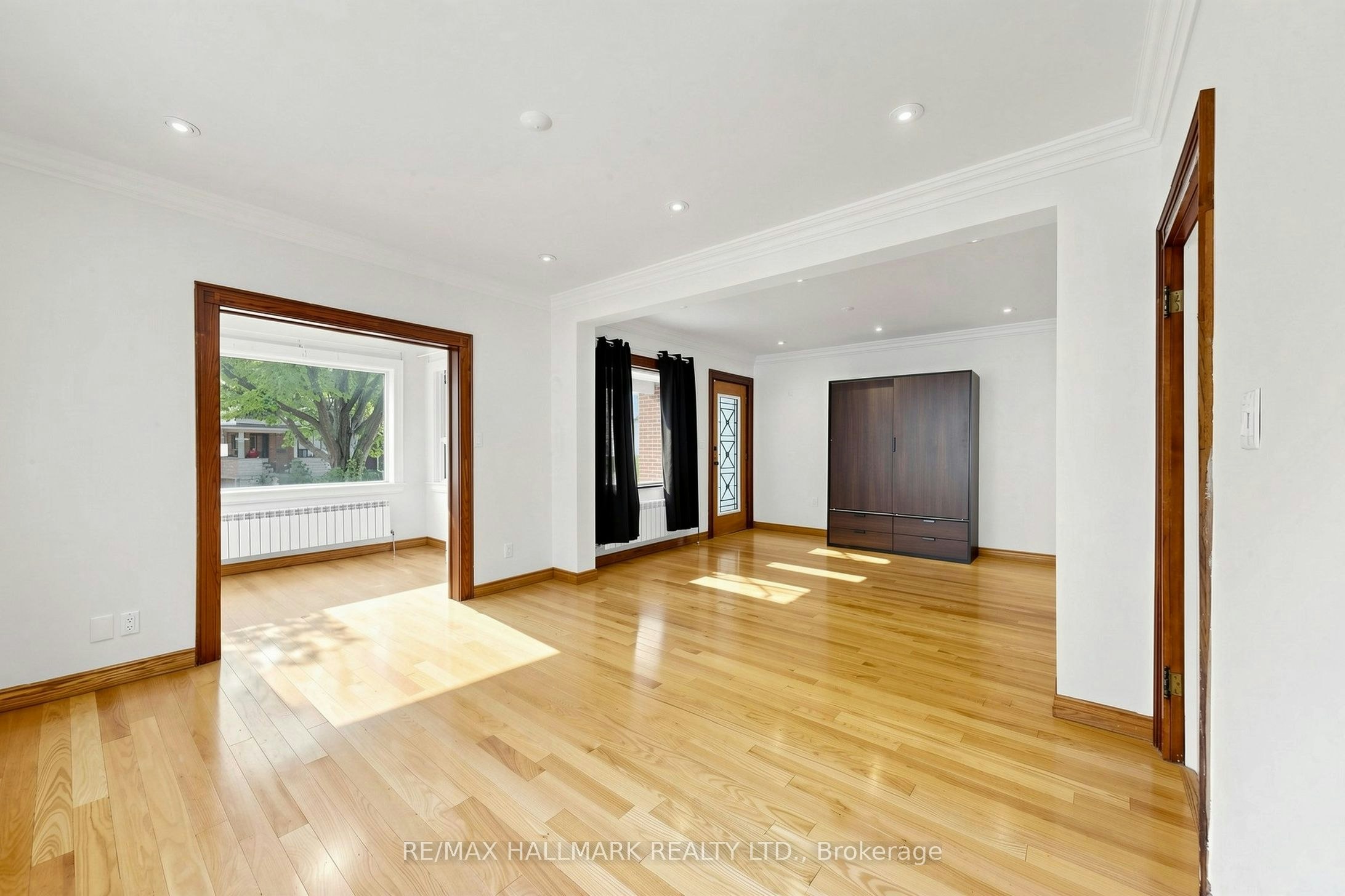 Main-166 Cambridge Avenue, Toronto, ON, M4K 2L9 - 11
