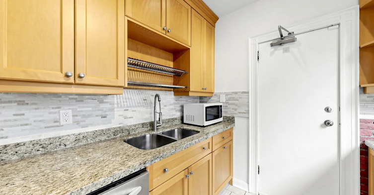 Main-166 Cambridge Avenue, Toronto, ON, M4K 2L9 - 22