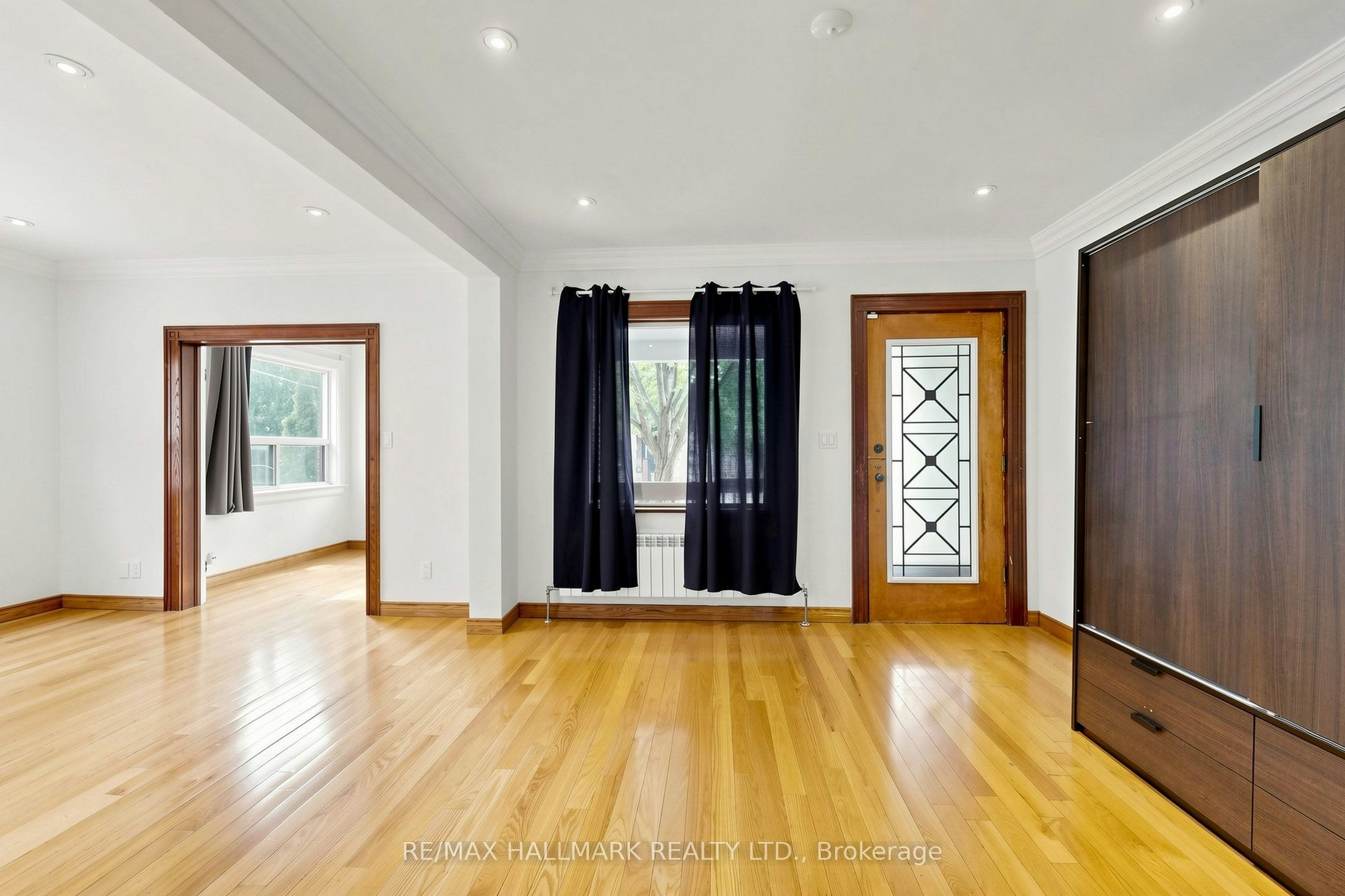 Main-166 Cambridge Avenue, Toronto, ON, M4K 2L9 - 8