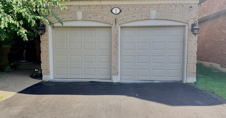 1 Castle Green Drive, Whitby, ON, L1R 2P9 - 4