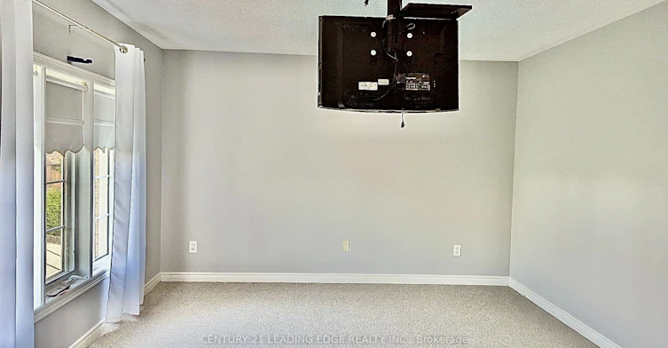 1 Castle Green Drive, Whitby, ON, L1R 2P9 - 16