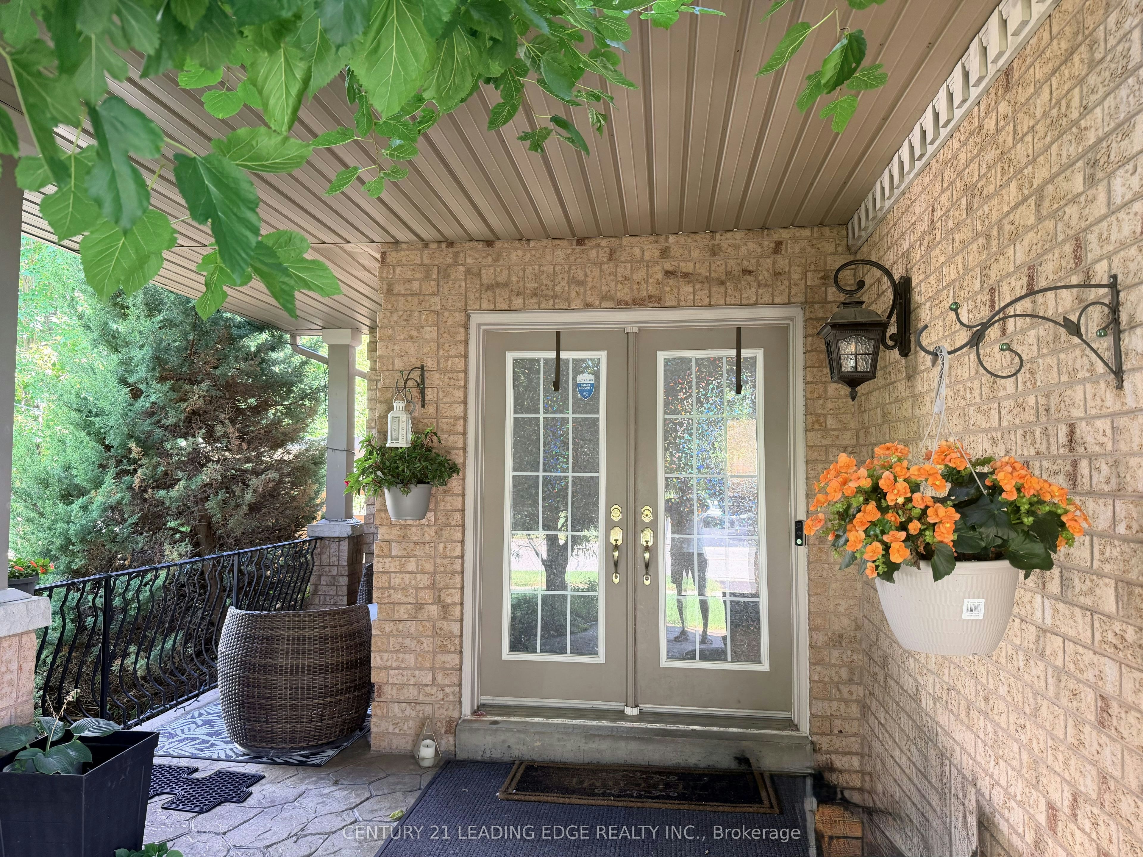 1 Castle Green Drive, Whitby, ON, L1R 2P9 - 6