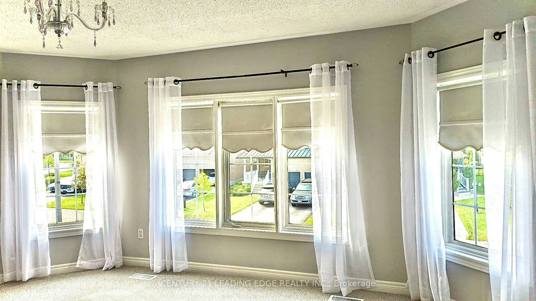 1 Castle Green Drive, Whitby, ON, L1R 2P9 - 13