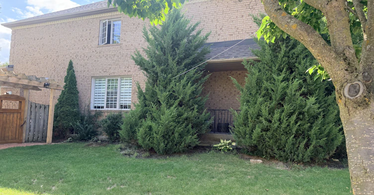 1 Castle Green Drive, Whitby, ON, L1R 2P9 - 5