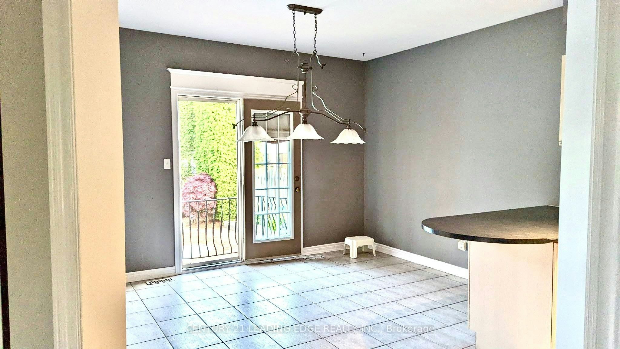 1 Castle Green Drive, Whitby, ON, L1R 2P9 - 15