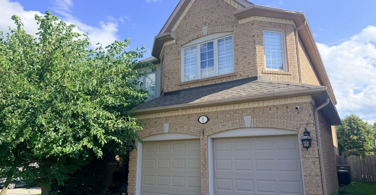 1 Castle Green Drive, Whitby, ON, L1R 2P9 - 3