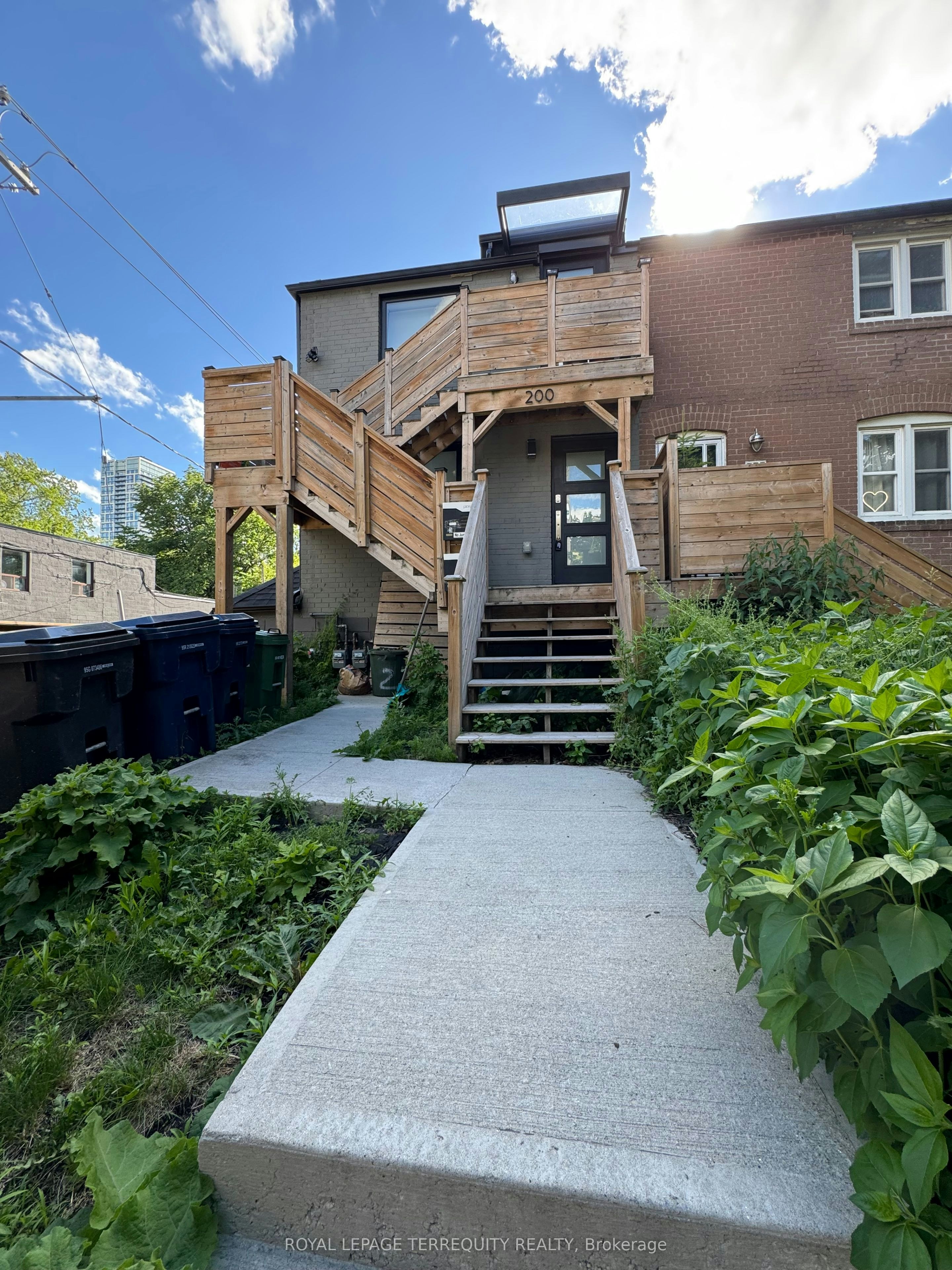2-200 Munro Street, Toronto, ON, M4M 2C2