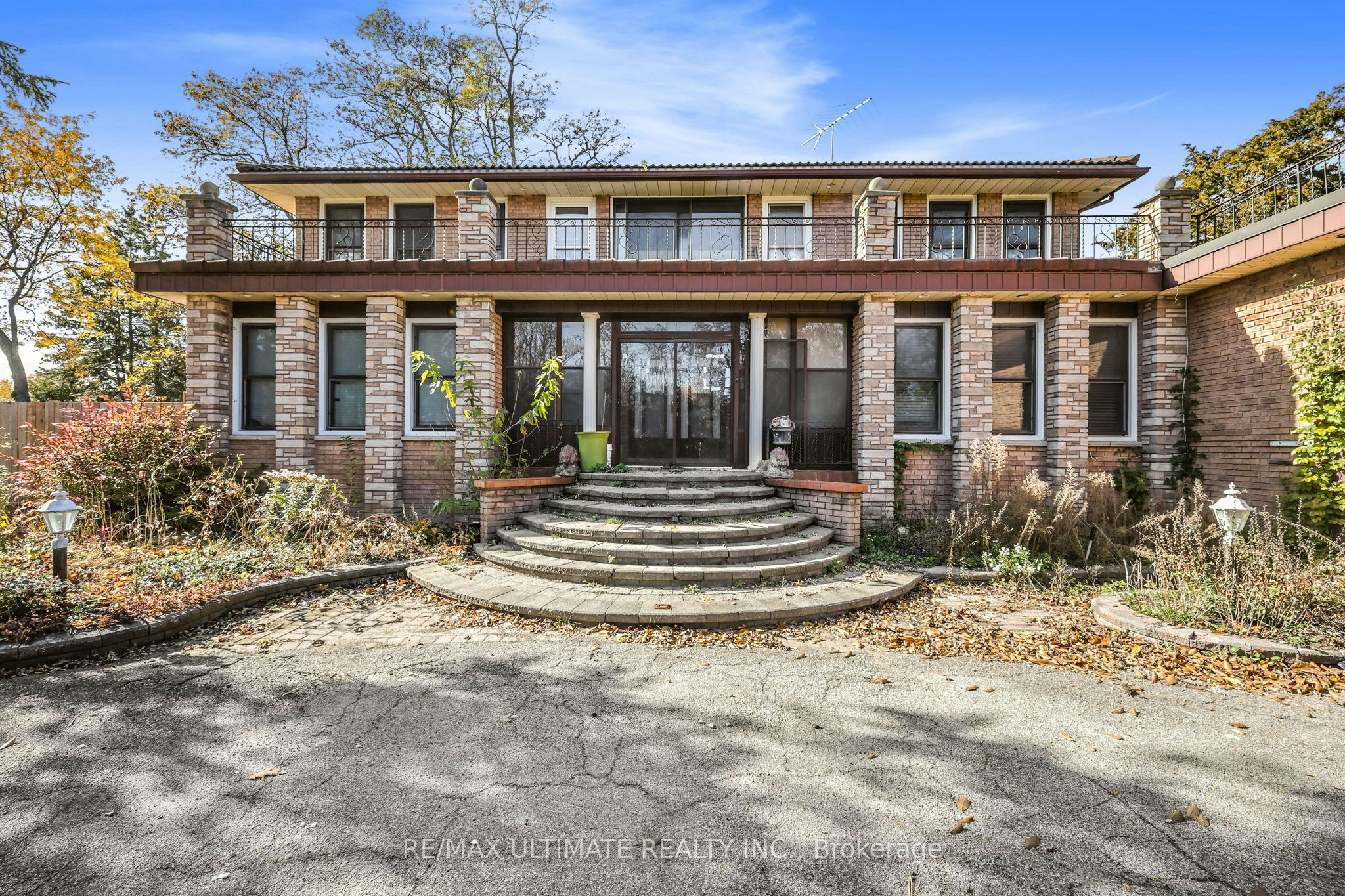 1010 Ritson Road N, Oshawa, ON, L1G 6Z5