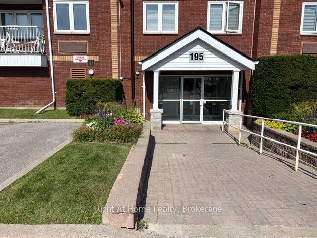 310-195 Lake Driveway N/A W, Ajax, ON, L1S 7H7