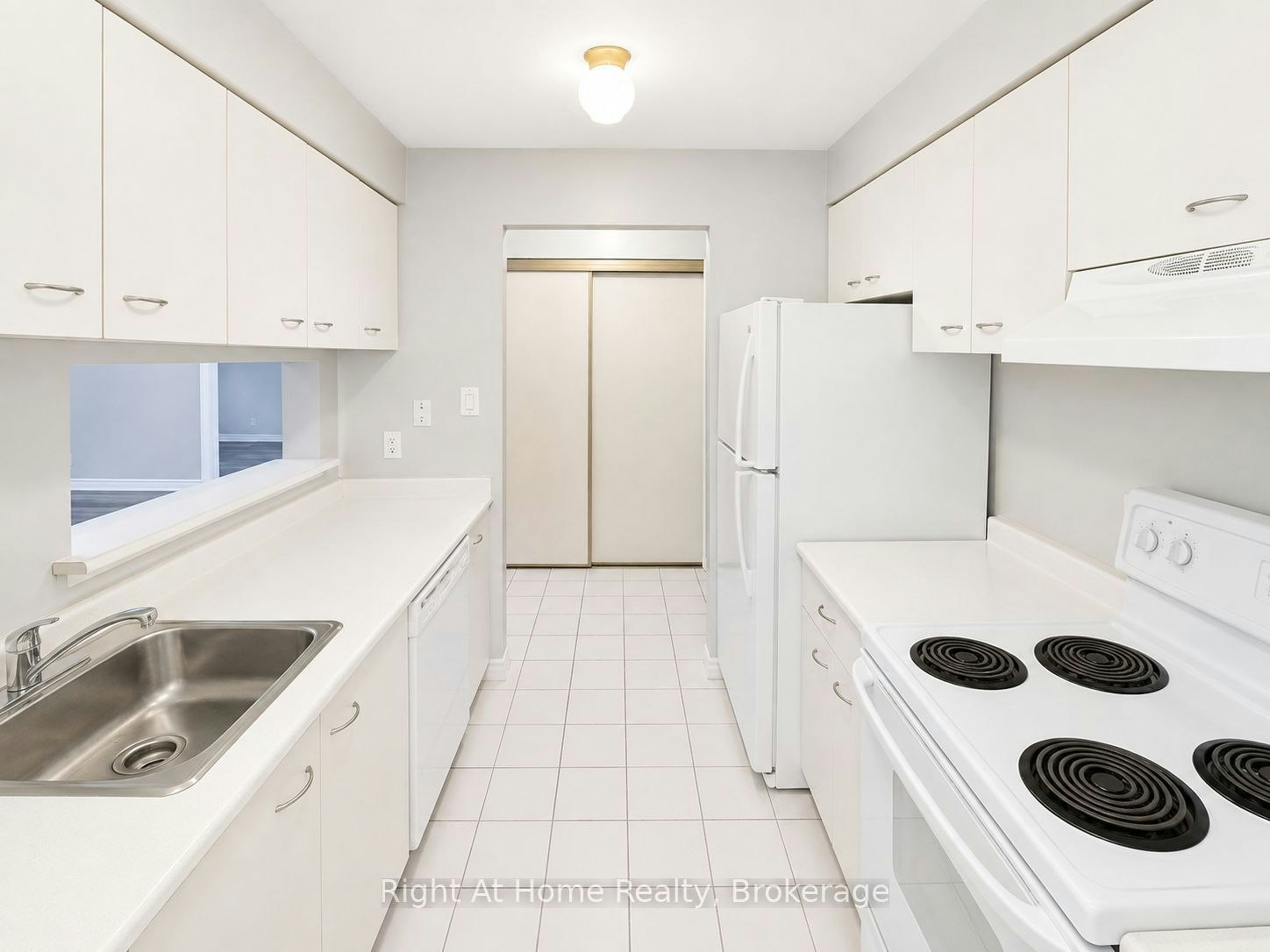 310-195 Lake Driveway N/A W, Ajax, ON, L1S 7H7 - 12