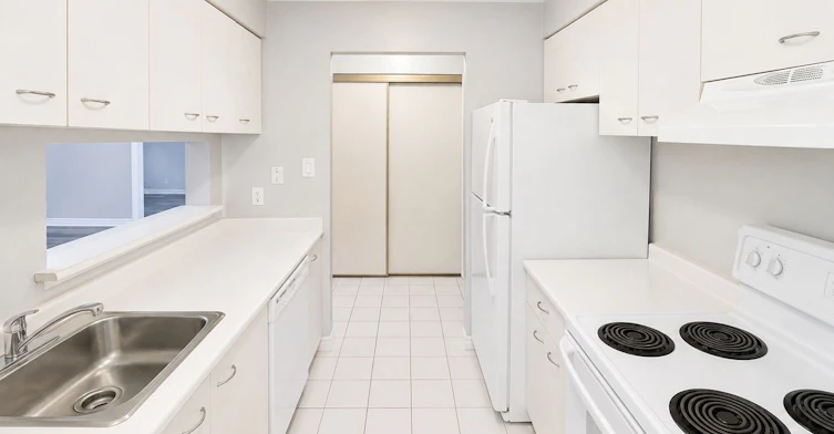 310-195 Lake Driveway N/A W, Ajax, ON, L1S 7H7 - 12
