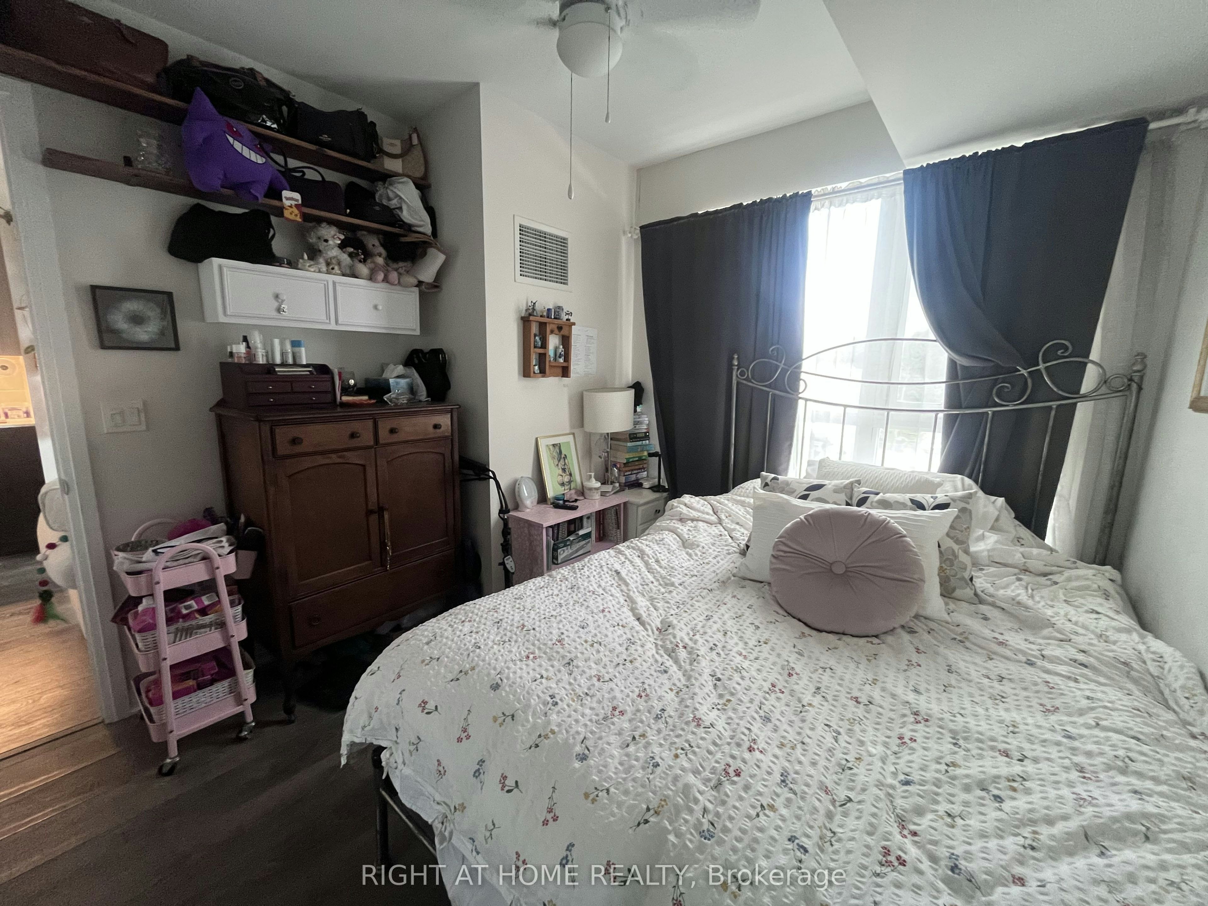 327-2301 Danforth Avenue, Toronto, ON, M4C 0A7 - 11