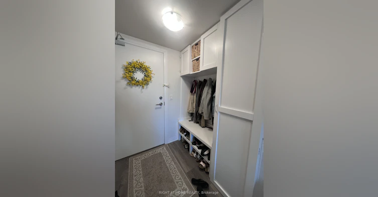 327-2301 Danforth Avenue, Toronto, ON, M4C 0A7 - 2