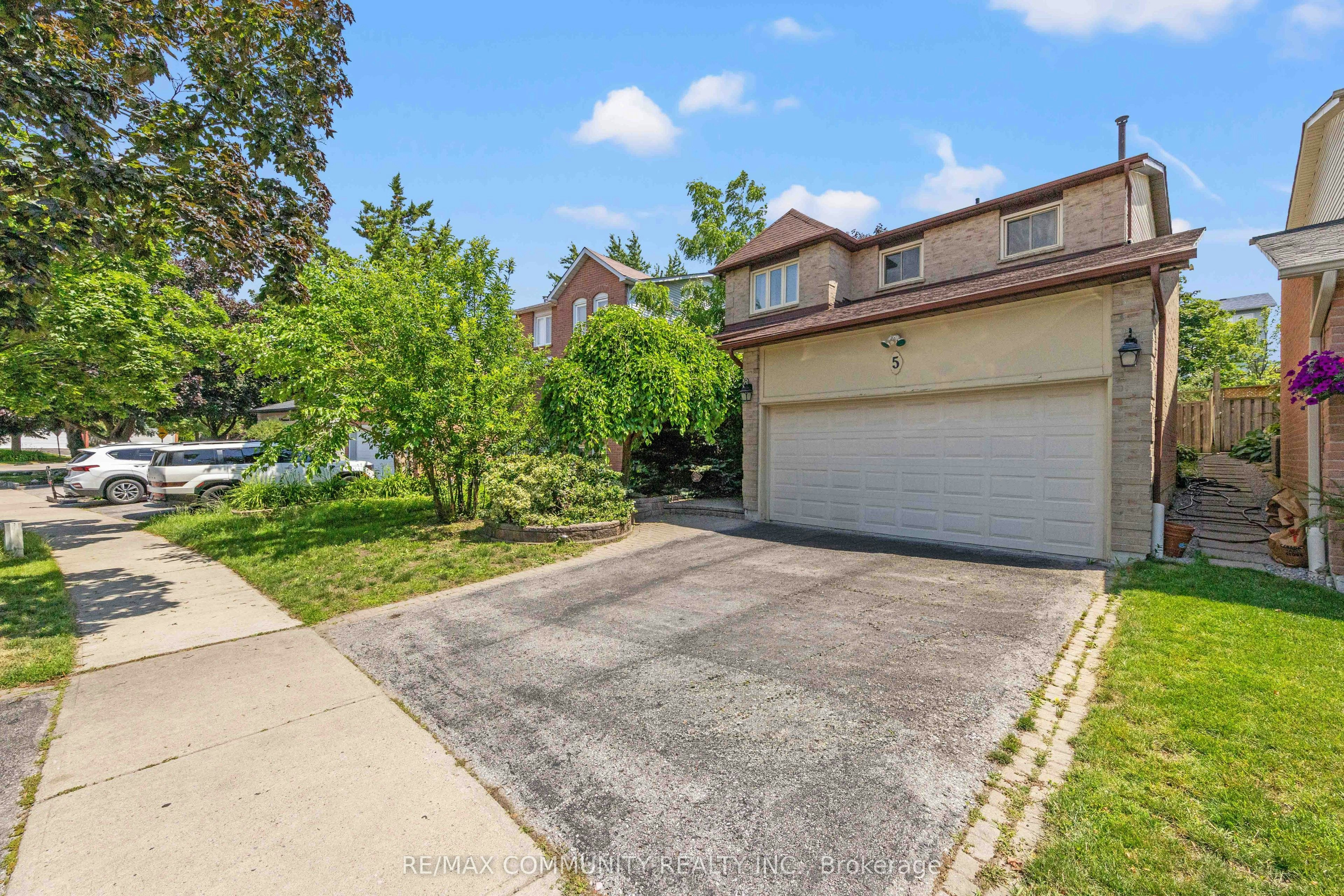 5 Plowman Drive, Ajax, ON, L1S 6R7